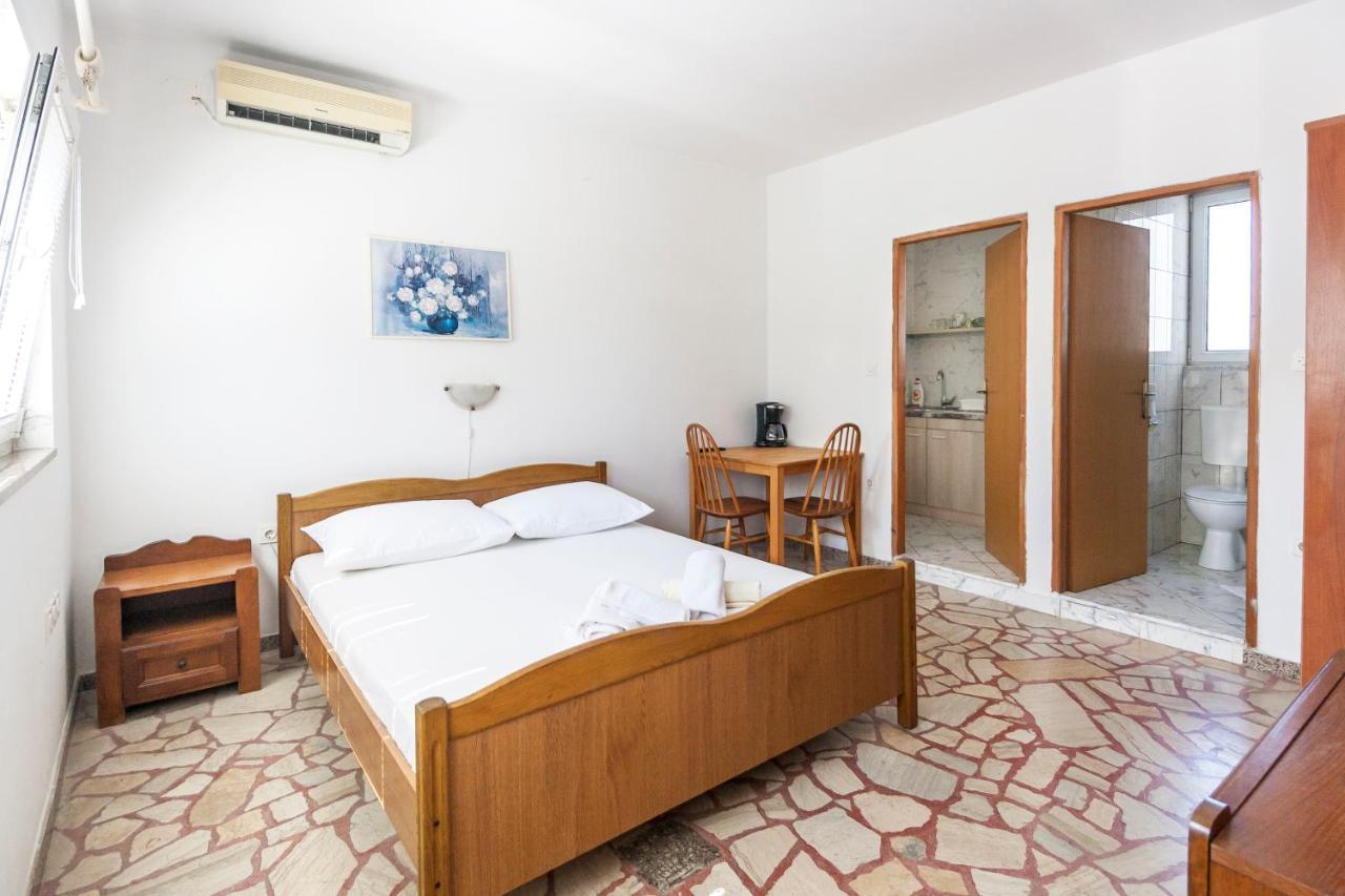 Apartments & Rooms Strcic Petra คิร์ก ภายนอก รูปภาพ