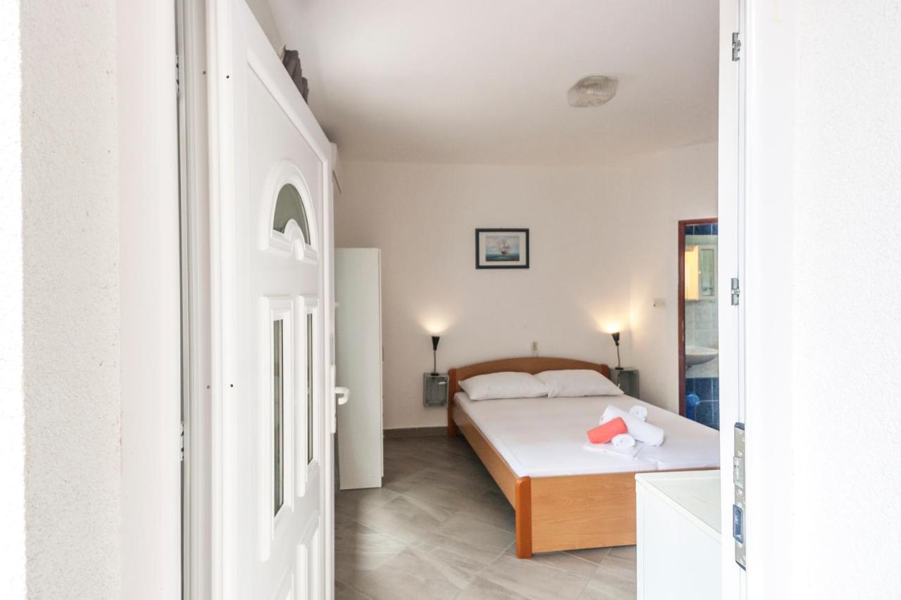 Apartments & Rooms Strcic Petra คิร์ก ภายนอก รูปภาพ