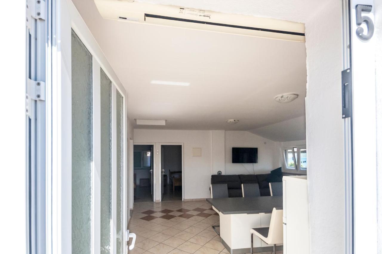 Apartments & Rooms Strcic Petra คิร์ก ภายนอก รูปภาพ