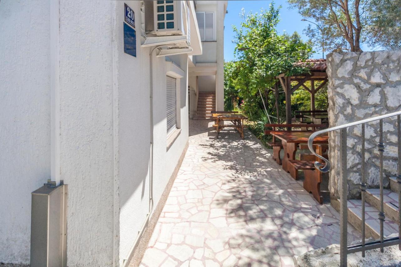 Apartments & Rooms Strcic Petra คิร์ก ภายนอก รูปภาพ